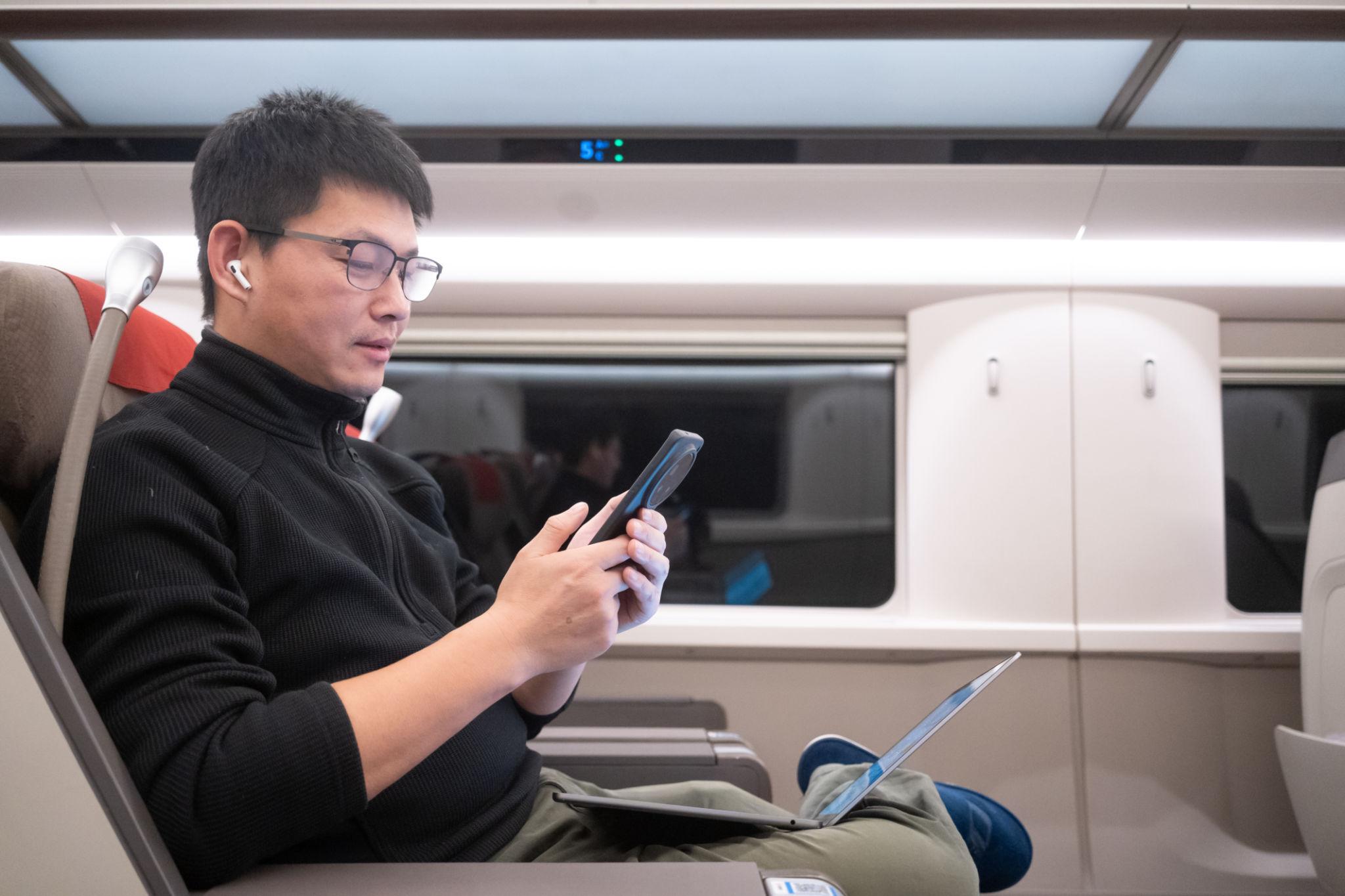 China high speed train — HSR connectivity eSIM
